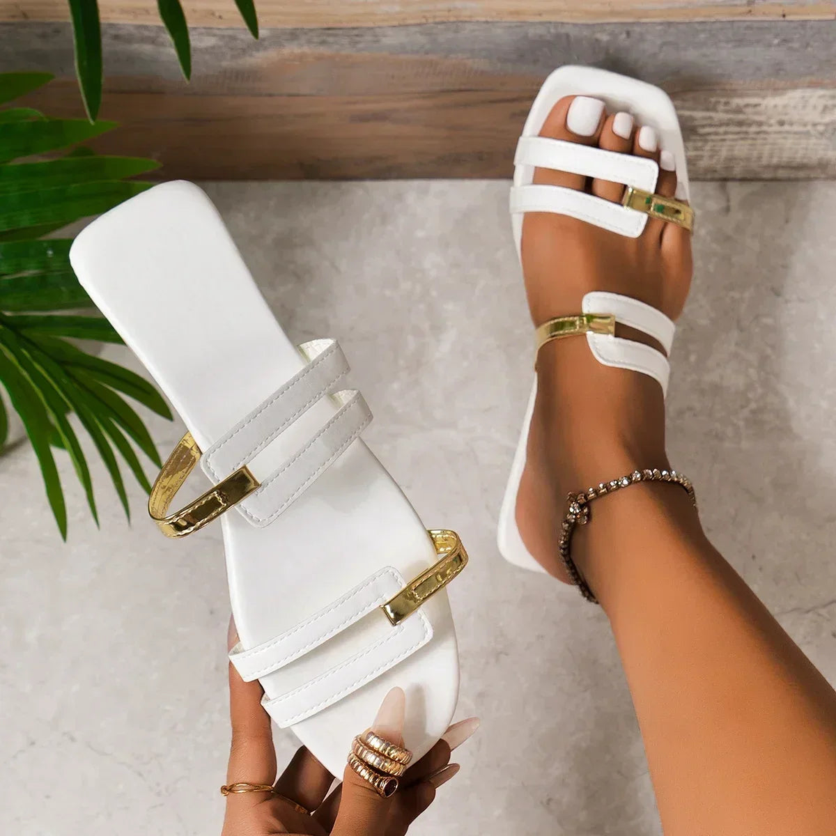 Mary Vibrant Sandals