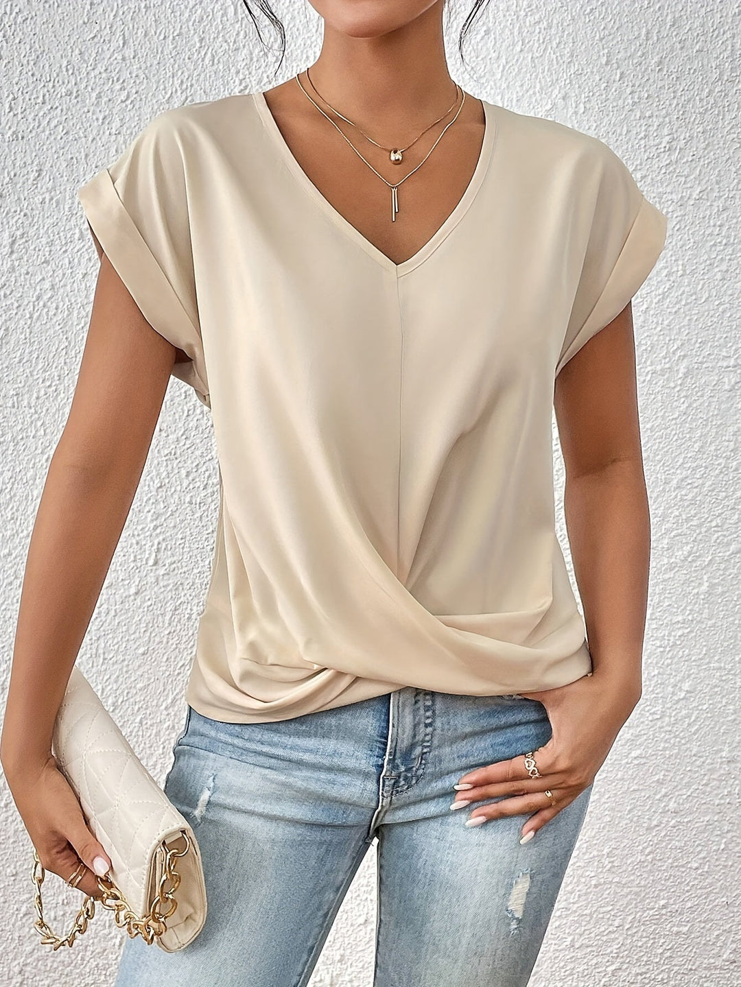 Zoila | The Sweetheart Neckline Casual T-Shirt
