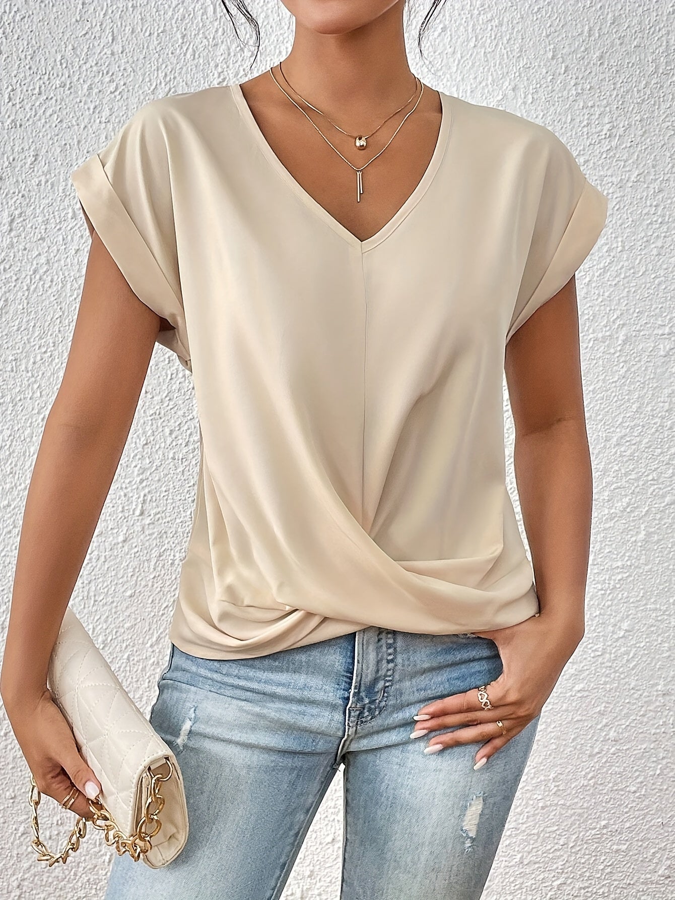 Zoila | The Sweetheart Neckline Casual T-Shirt