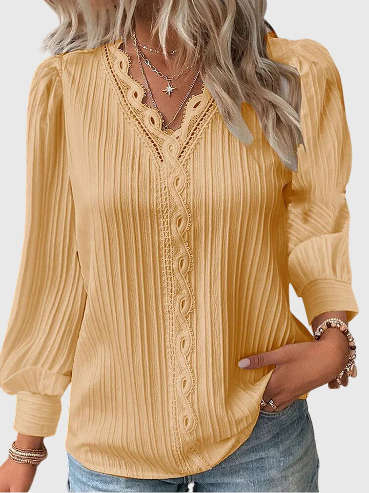 Kari | Elegant Pullover Blouse