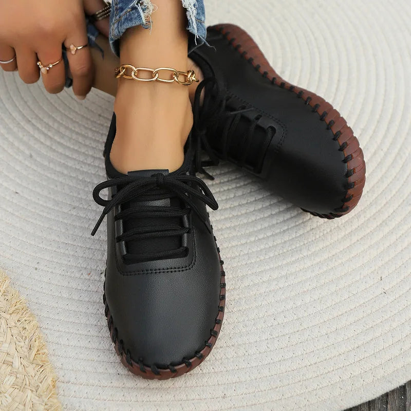Woman's Riley Sneakers
