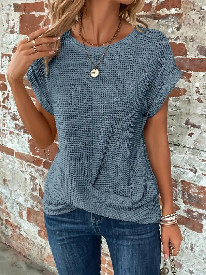 Lesley | The Sweetheart Round Neck T-Shirt