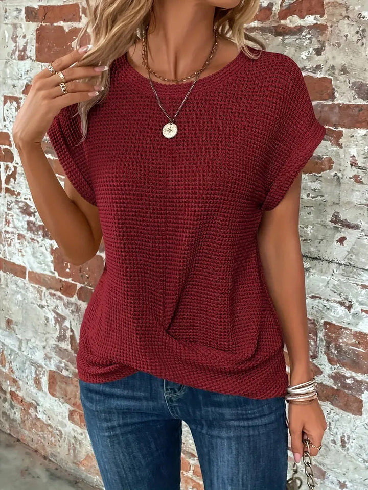 Lesley | The Sweetheart Round Neck T-Shirt
