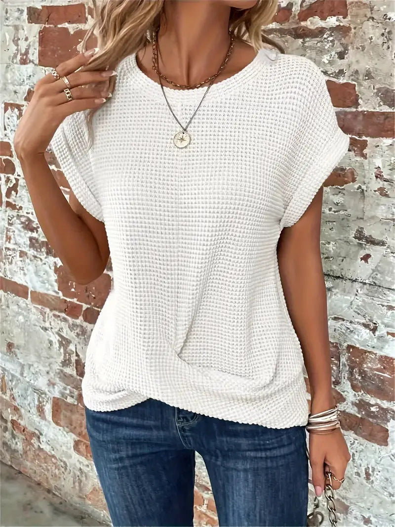 Lesley | The Sweetheart Round Neck T-Shirt