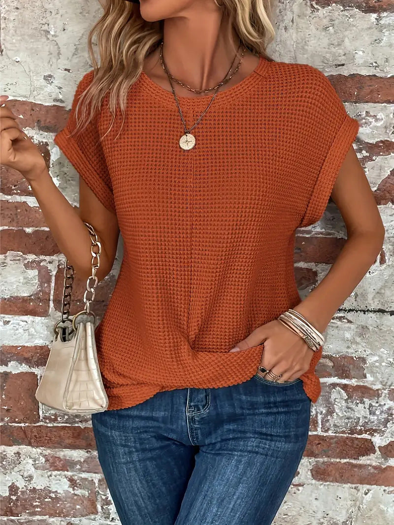Lesley | The Sweetheart Round Neck T-Shirt