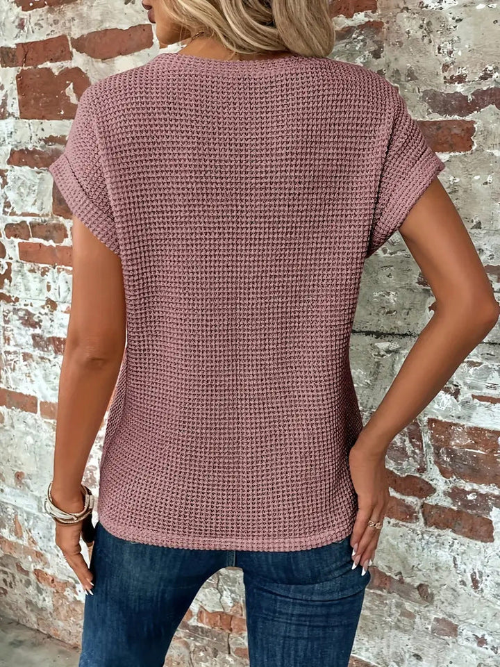 Lesley | The Sweetheart Round Neck T-Shirt